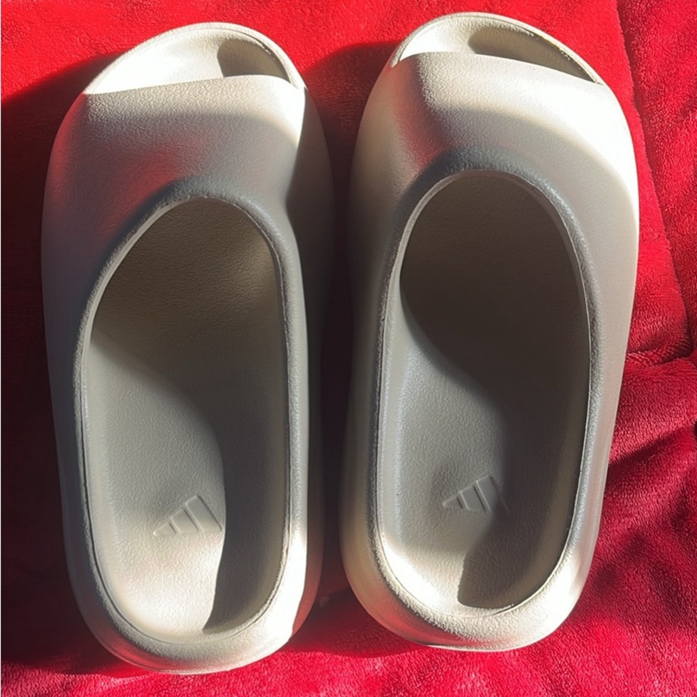 yeezy slide pures